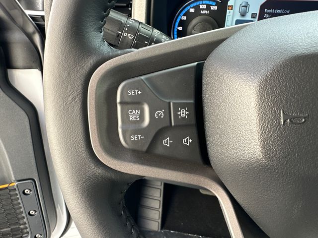 Vehicle image 28 of 31