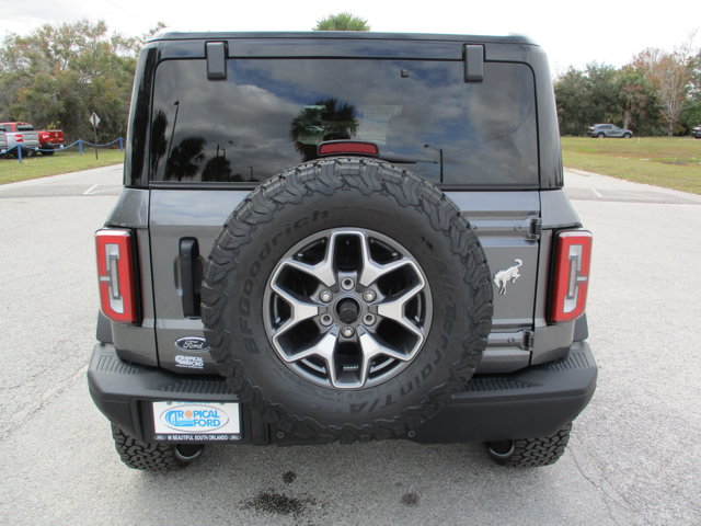 Vehicle image 8 of 25