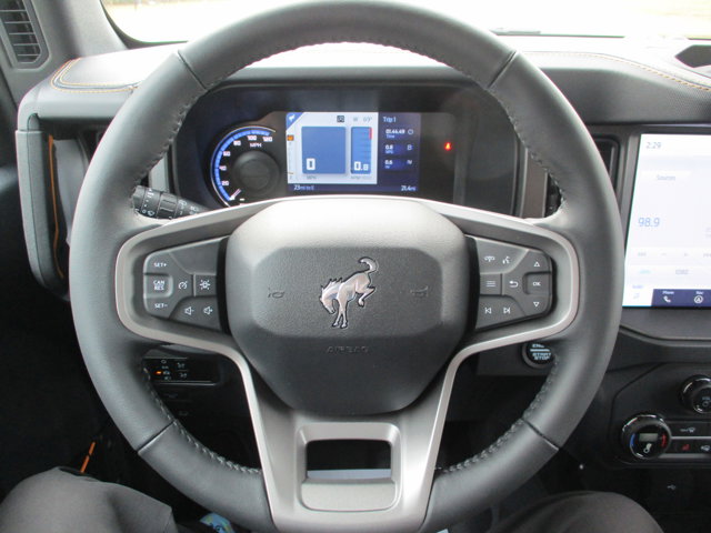 Vehicle image 12 of 25