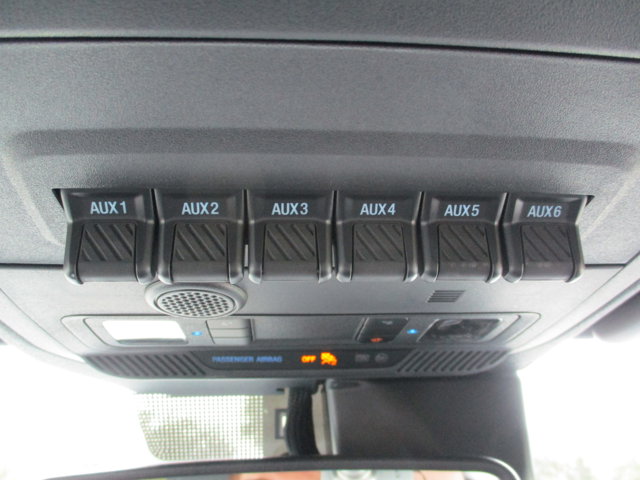 Vehicle image 19 of 25