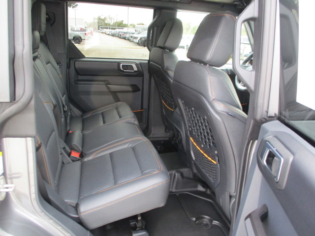 Vehicle image 23 of 25