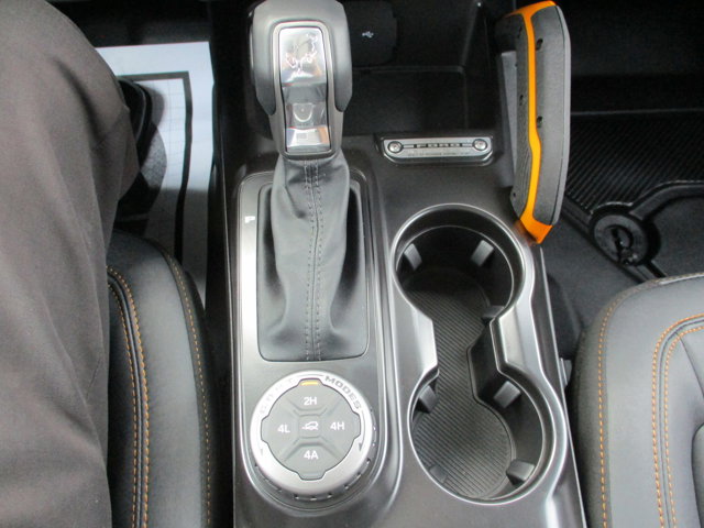 Vehicle image 14 of 25