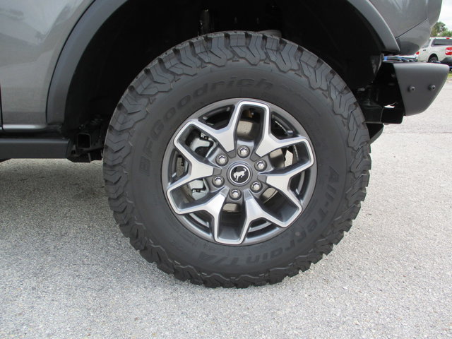 Vehicle image 9 of 25