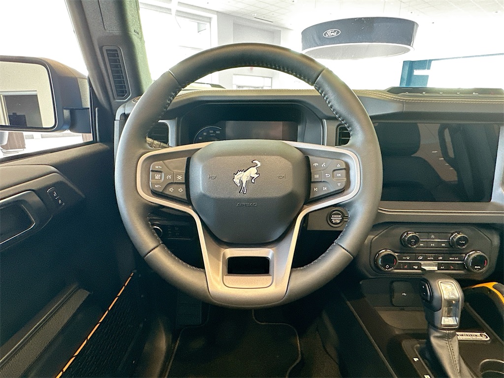 Vehicle image 8 of 17