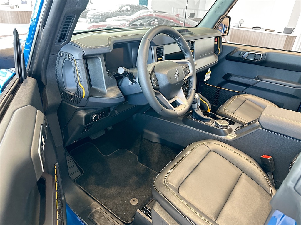 Vehicle image 7 of 17