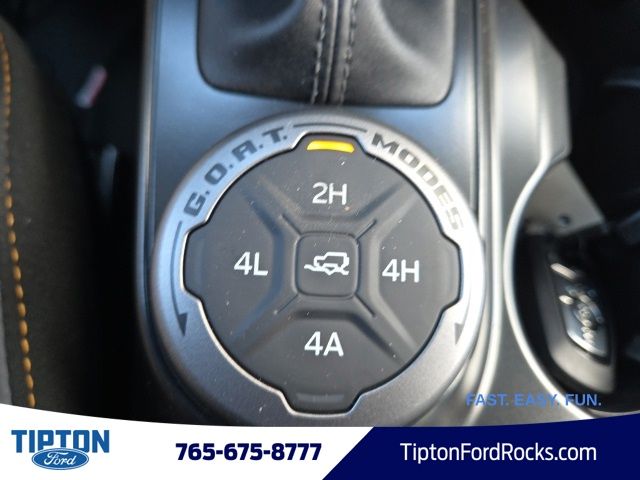 Vehicle image 40 of 42