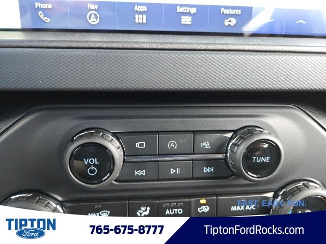 Vehicle image 18 of 42