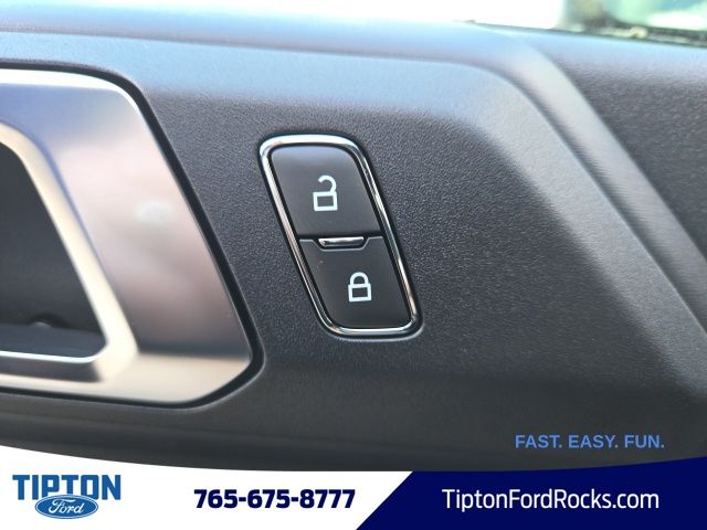 Vehicle image 19 of 42