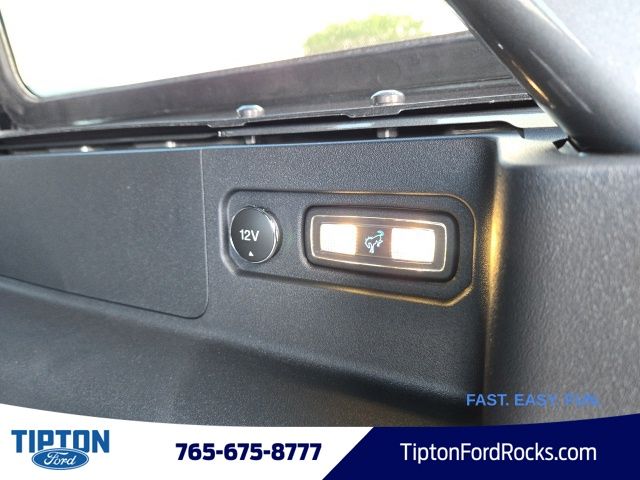 Vehicle image 35 of 42
