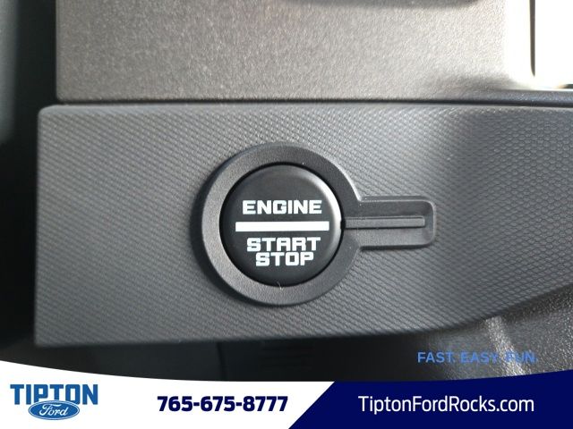 Vehicle image 37 of 42