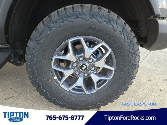 Vehicle image 9 of 42