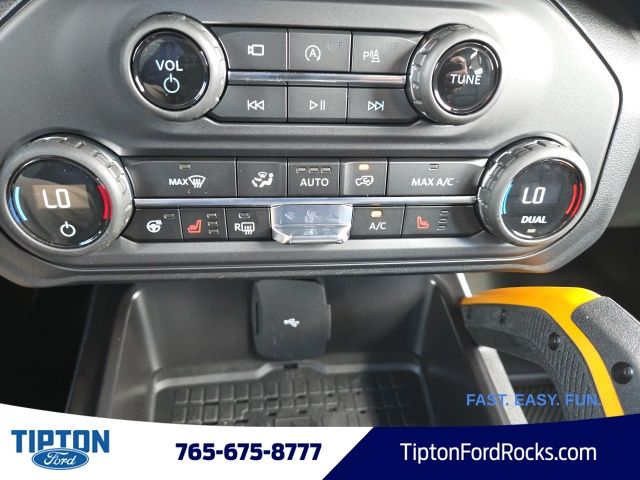 Vehicle image 23 of 42