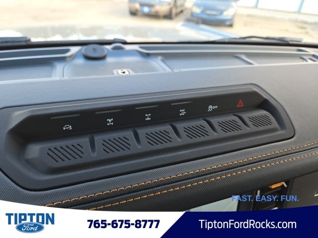 Vehicle image 20 of 42