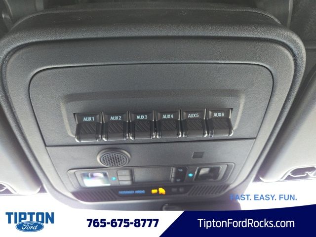 Vehicle image 34 of 42