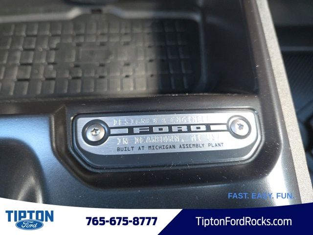 Vehicle image 33 of 42