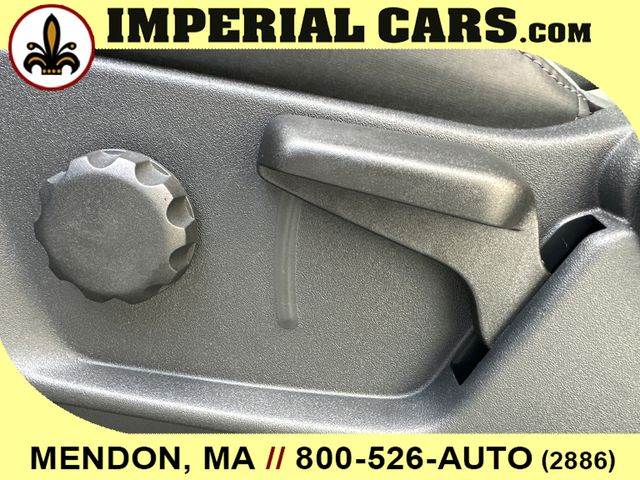 Vehicle image 16 of 22