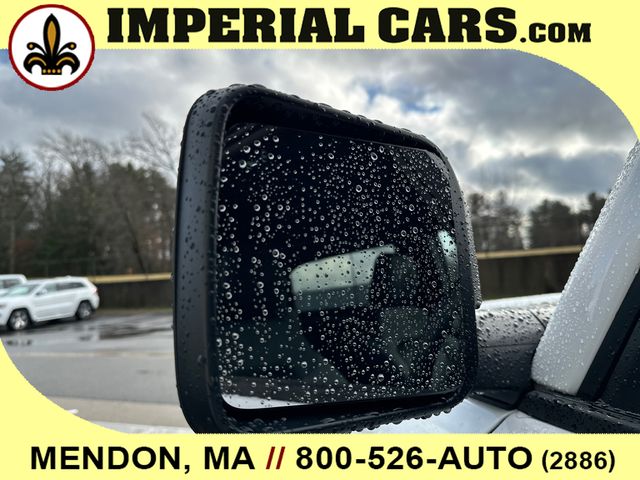 Vehicle image 15 of 22