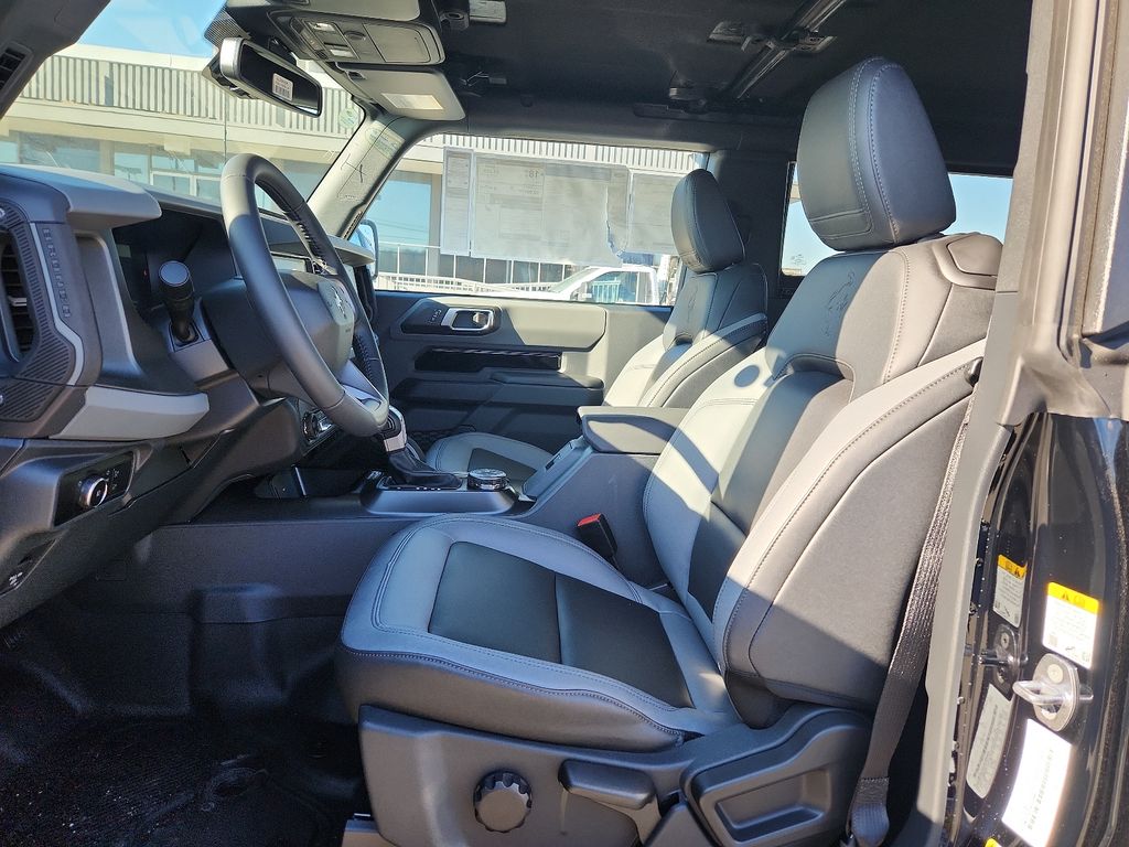 Vehicle image 6 of 11