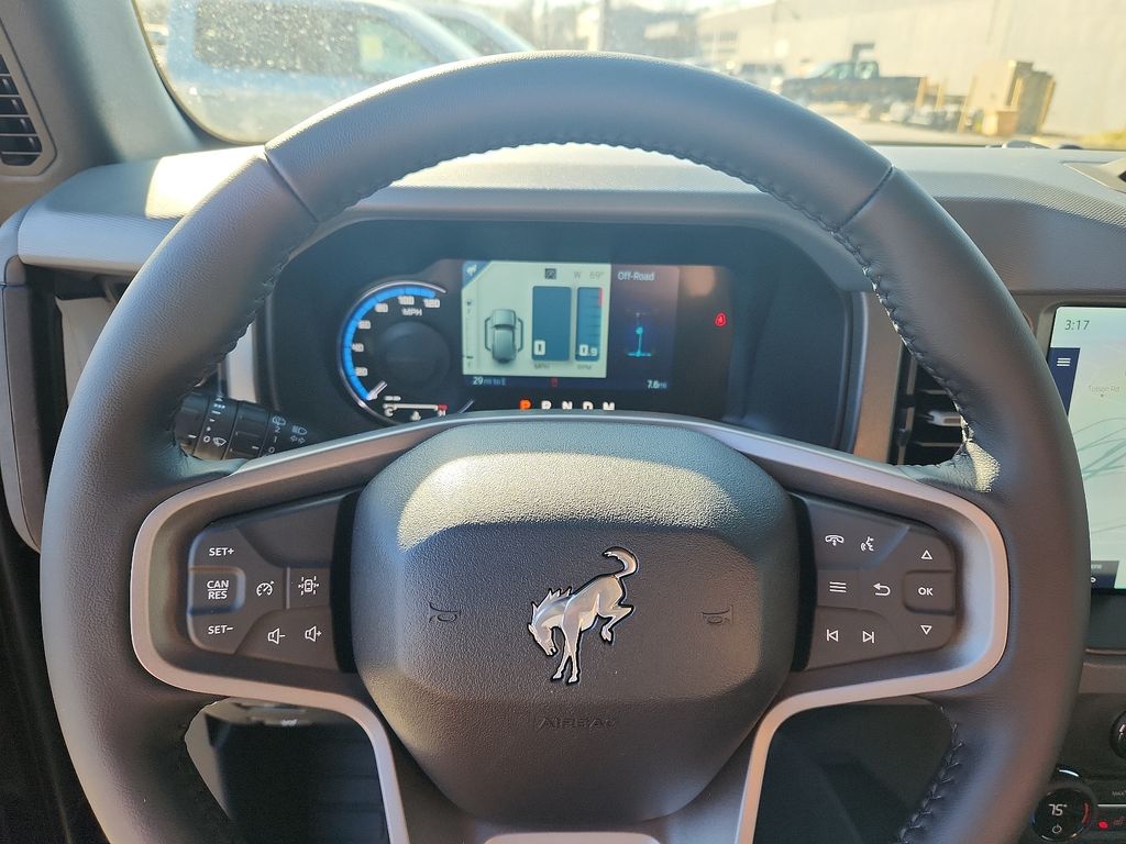 Vehicle image 9 of 11