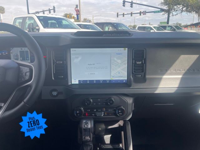 Vehicle image 19 of 24