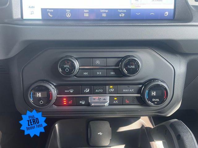 Vehicle image 18 of 24