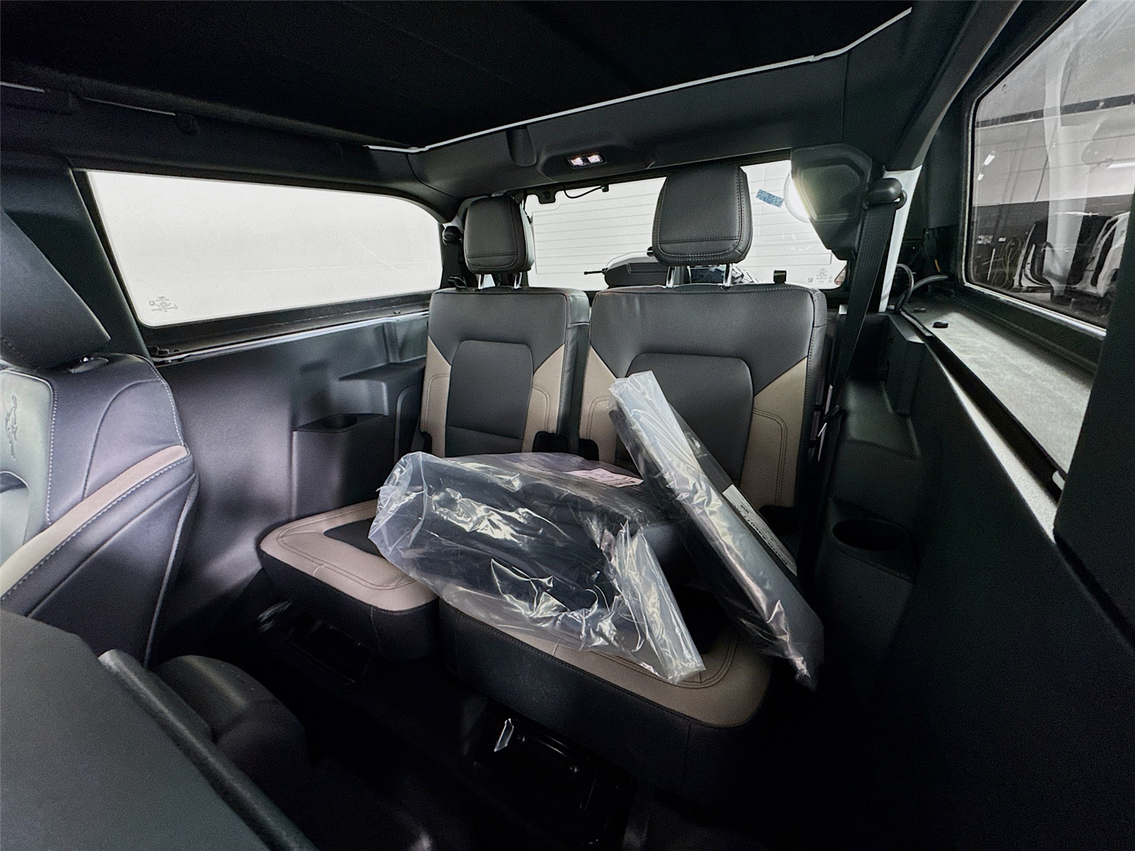 Vehicle image 20 of 31