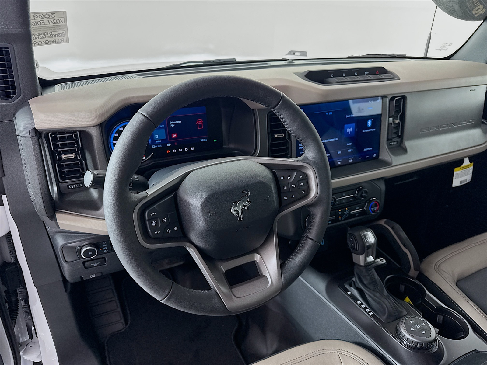 Vehicle image 21 of 31