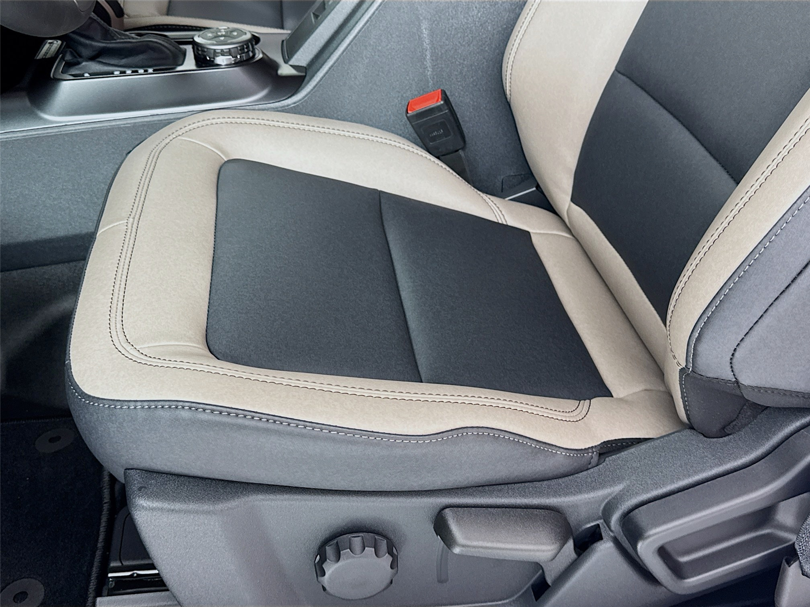 Vehicle image 19 of 31