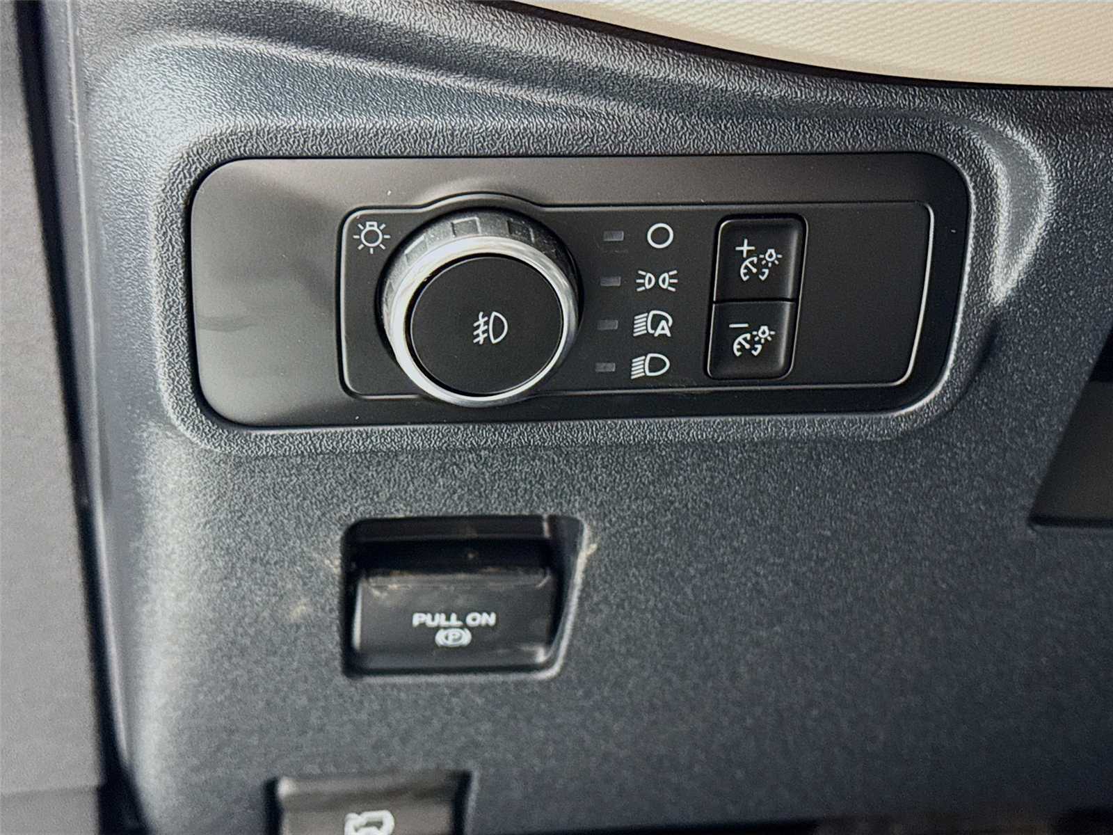 Vehicle image 10 of 31