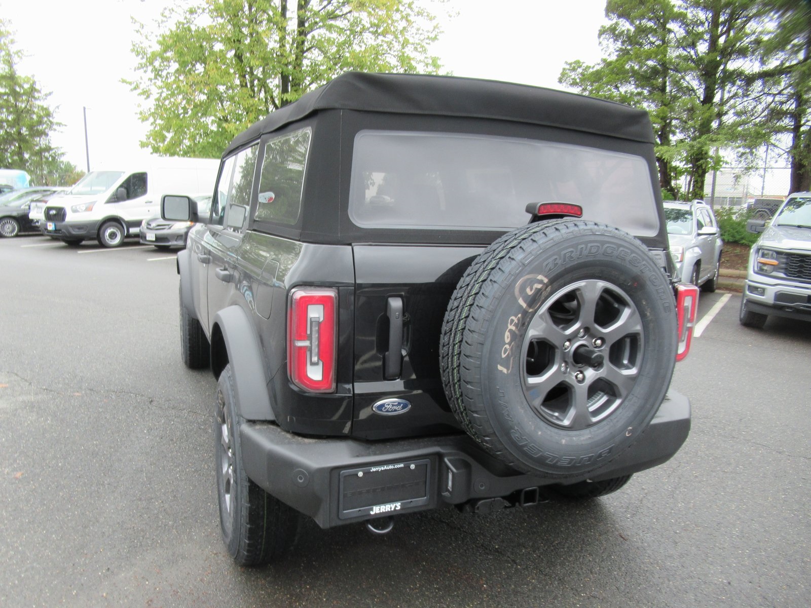 Vehicle image 9 of 26