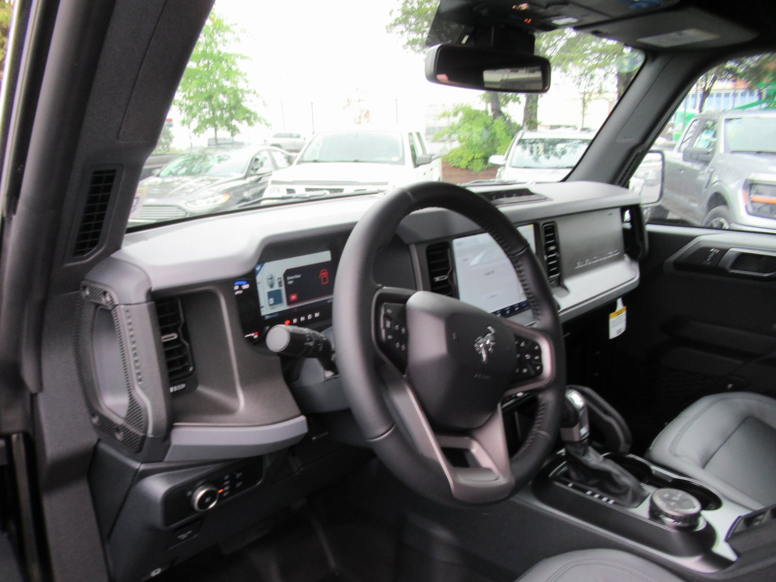 Vehicle image 14 of 26