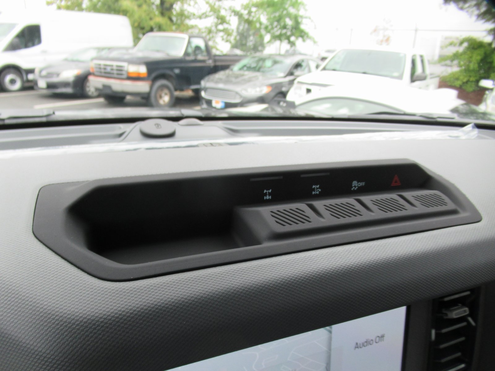 Vehicle image 18 of 26