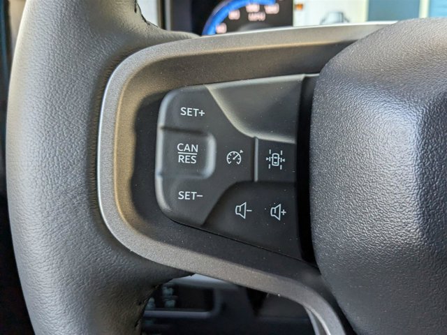 Vehicle image 17 of 35