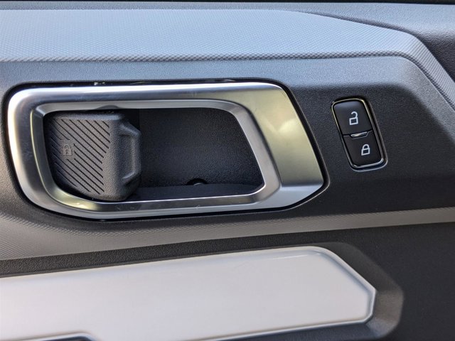 Vehicle image 12 of 35