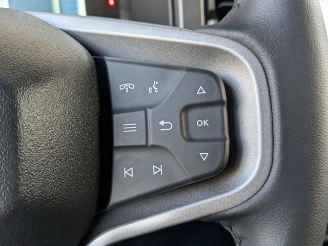 Vehicle image 18 of 35