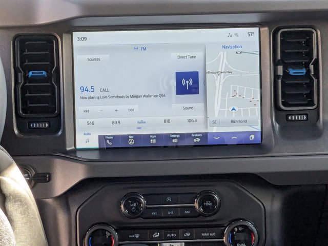 Vehicle image 21 of 35