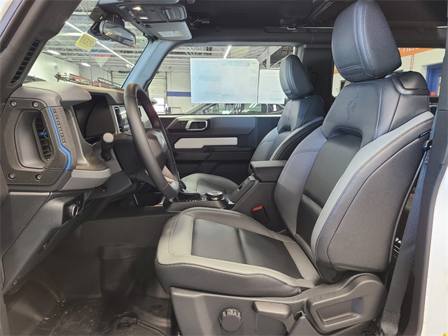 Vehicle image 14 of 38