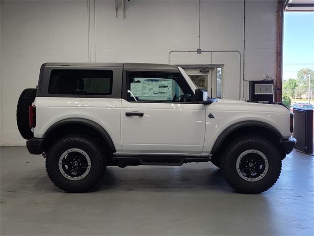 Vehicle image 5 of 38