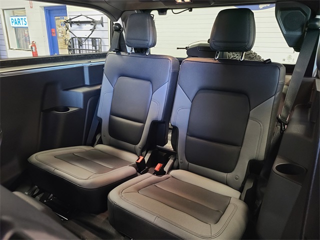 Vehicle image 15 of 38