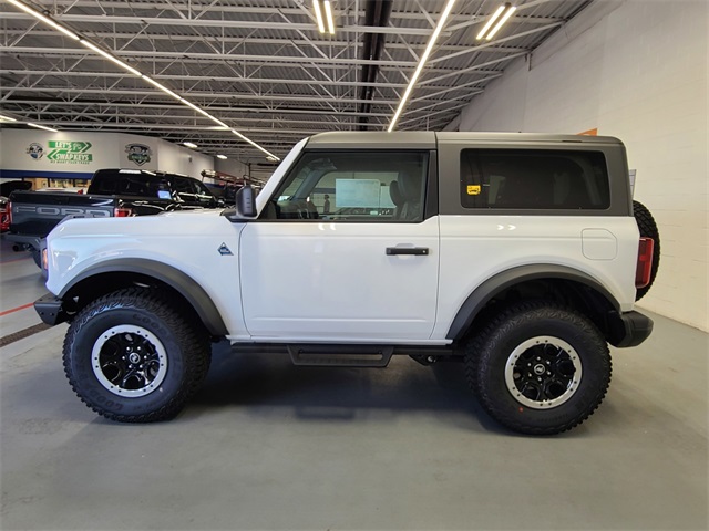 Vehicle image 8 of 38