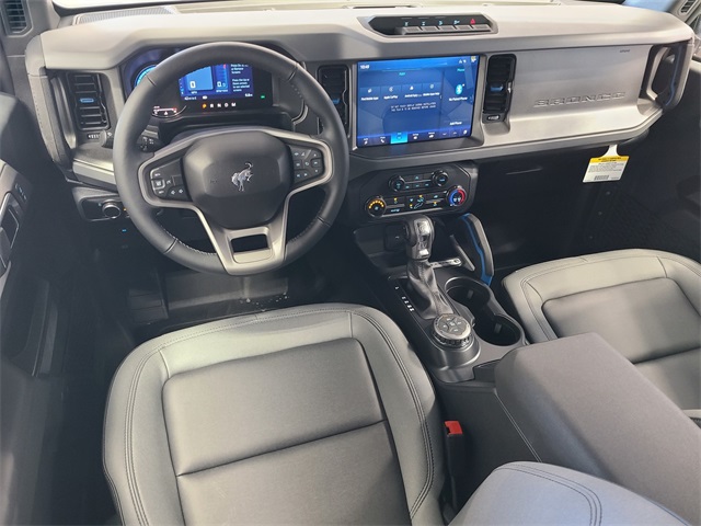 Vehicle image 32 of 38