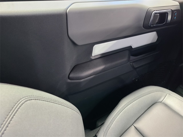 Vehicle image 31 of 38