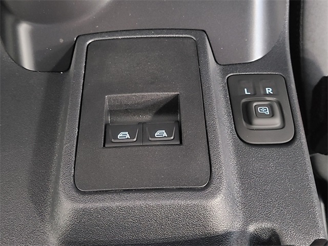 Vehicle image 25 of 38