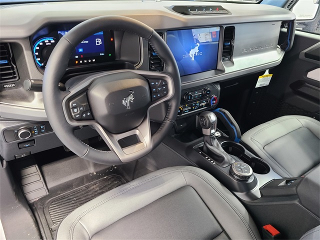 Vehicle image 13 of 38