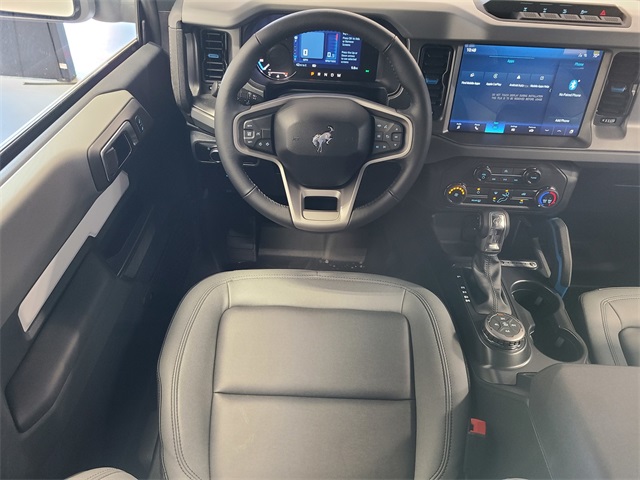 Vehicle image 26 of 38