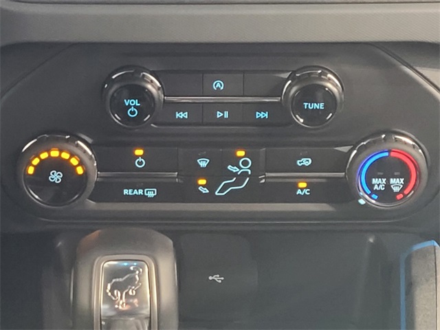 Vehicle image 22 of 38