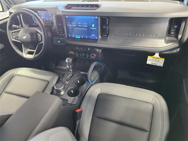 Vehicle image 33 of 38