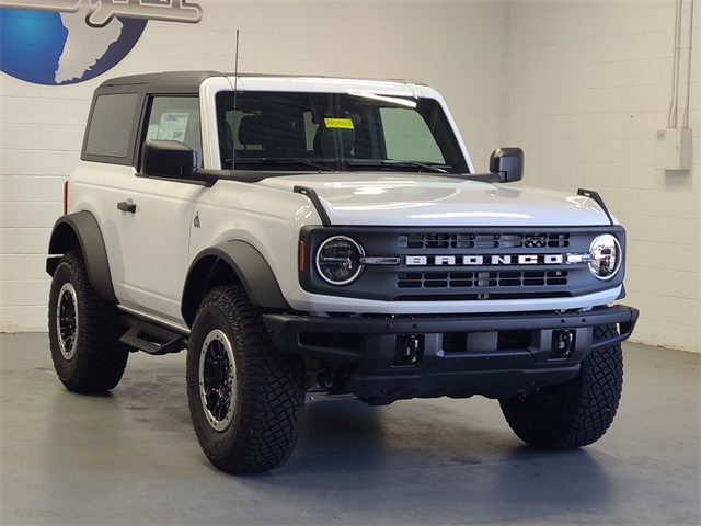 Vehicle image 3 of 38