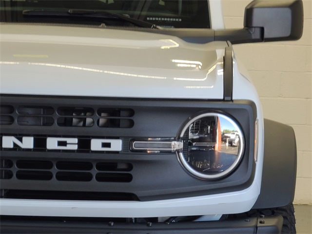Vehicle image 11 of 38