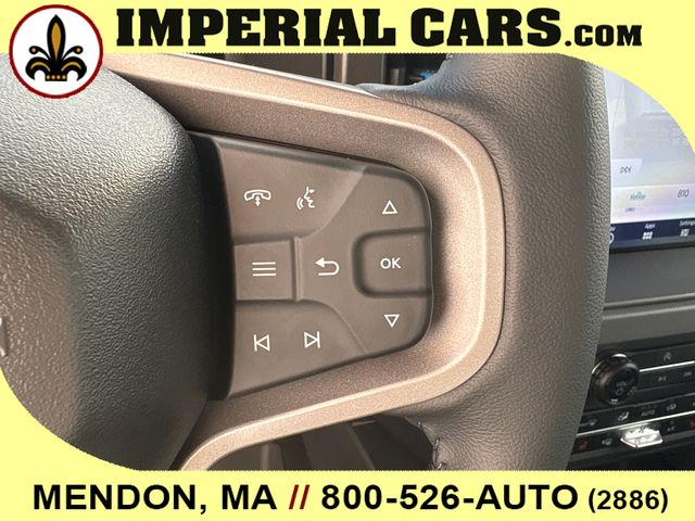 Vehicle image 16 of 26